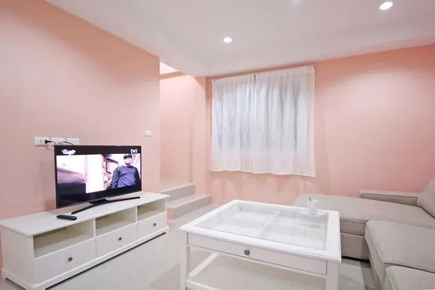 2 Bedrooms Villa