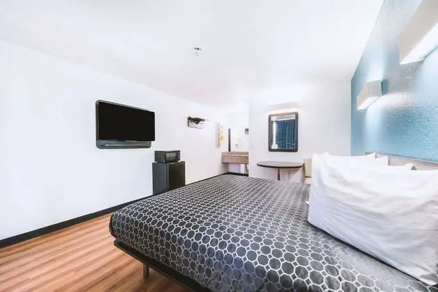 Standard Oda, 1 Büyük (Queen) Boy Yatak, Sigara İçilmez