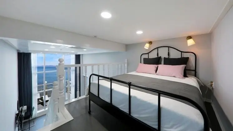 Oda (A-101 duplex bed)