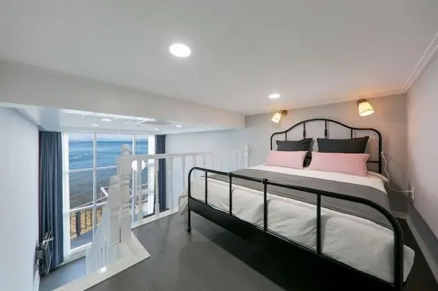 Oda (A-101 duplex bed)