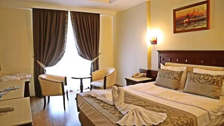 Suite, Kara Manzaralı