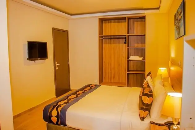 Classic Tek Büyük Yataklı Oda