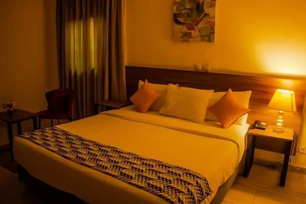 Classic Tek Büyük Yataklı Oda