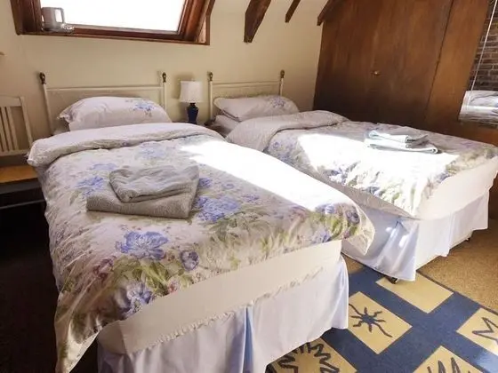 İki Ayrı Yataklı Oda, Banyolu/Duşlu