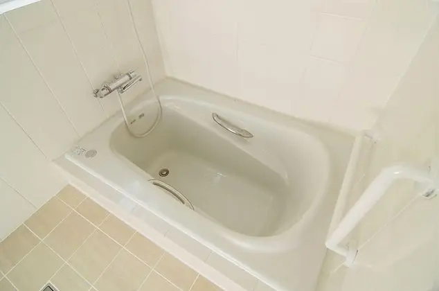 Tek Büyük Yataklı Oda, Sigara İçilebilir