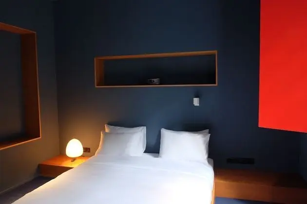 Deluxe Tek Büyük Yataklı Oda (with Bath)