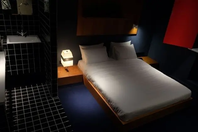 Deluxe Tek Büyük Yataklı Oda (with Bath)
