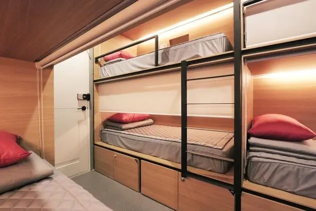 Ortak Ranzalı Oda, Sadece erkekler için (6 persons)
