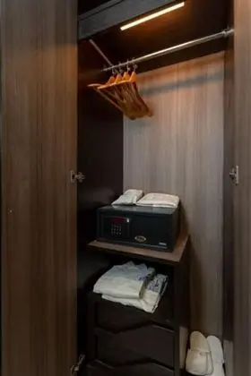 Premium Tek Büyük Yataklı Oda