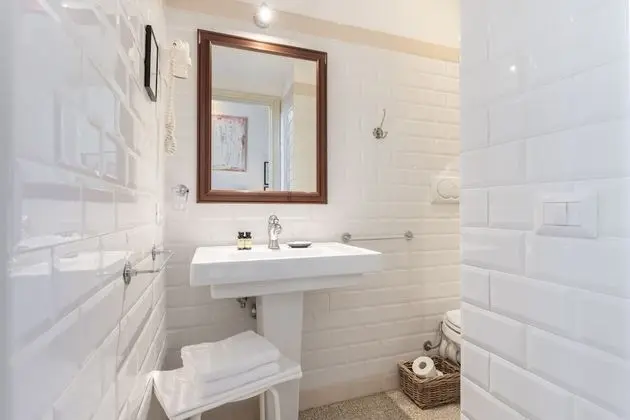 Design Üç Kişilik Oda, Avlu Manzaralı