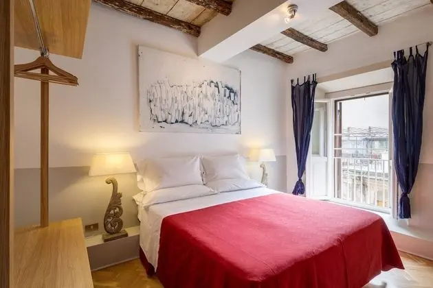 Romantic Tek Büyük veya İki Ayrı Yataklı Oda, Avlu Manzaralı