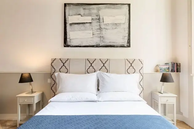 Romantic Tek Büyük veya İki Ayrı Yataklı Oda, Avlu Manzaralı