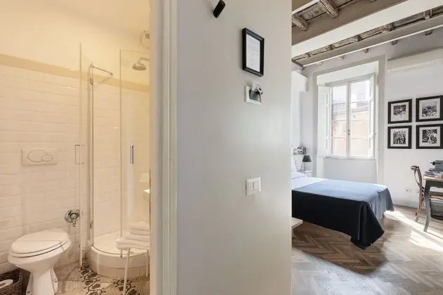 Romantic Tek Büyük veya İki Ayrı Yataklı Oda, Avlu Manzaralı