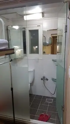 Basic Tek Kişilik Oda, Sadece kadınlar için, Sigara İçilmez (Large Single)