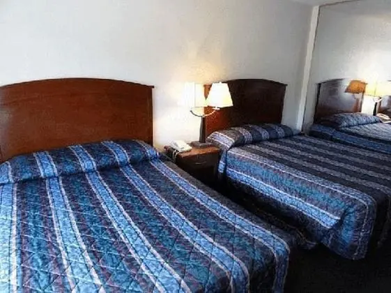 2 Queen Beds Non Smoking (Pet Friendly)
