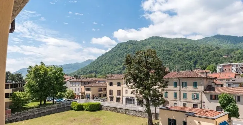 Oda, 1 Çift Kişilik Yatak ve Çekyat (VARENNA 2)