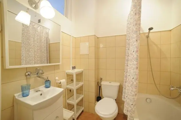 Dört Kişilik Oda, Ortak Banyo
