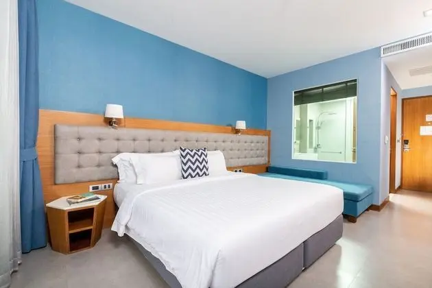 Deluxe Pool View Room With Balcony