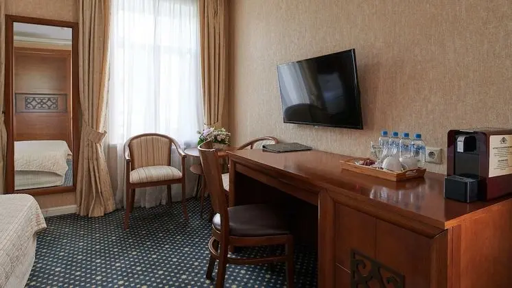Deluxe Tek Büyük Yataklı Oda
