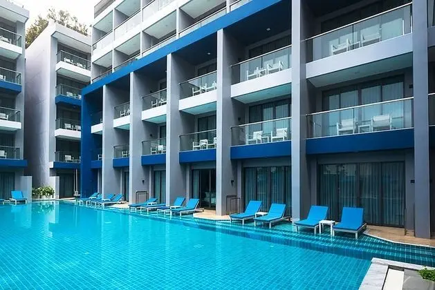 Deluxe Pool Access Room