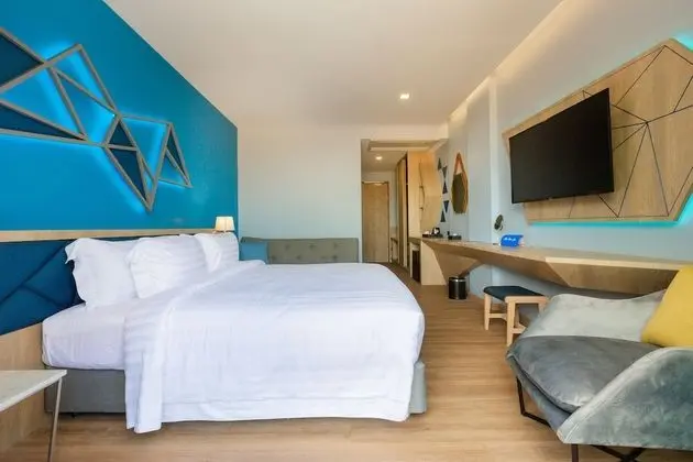 Deluxe Pool View Double Room With Balcony