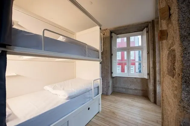 Bed in Shared Bedroom, Women only, with 8 Beds