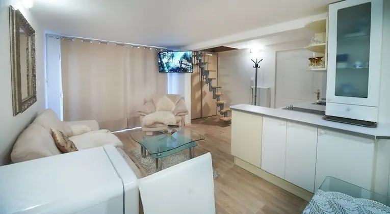 Deluxe Apart Daire (Nice s vlastni terasou)