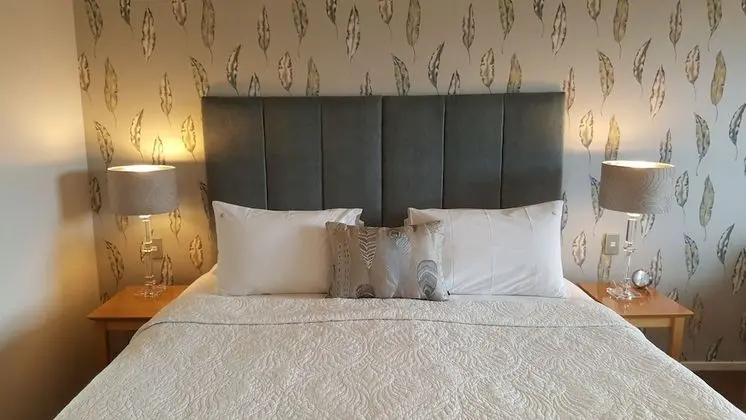Premier Stüdyo, 1 En Büyük (King) Boy Yatak
