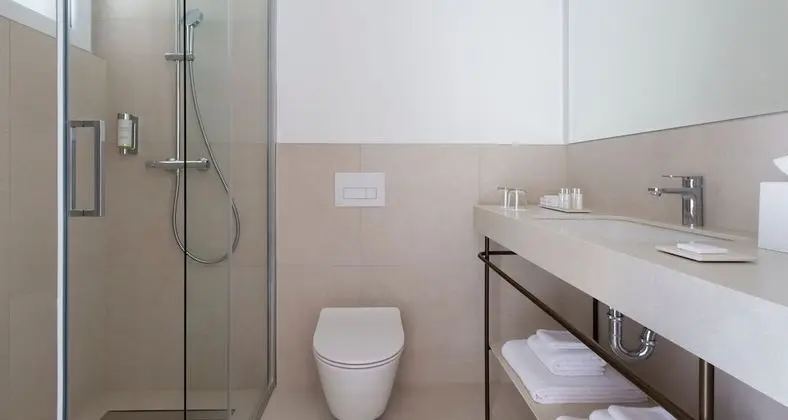 Junior Süit, Balkon, Kısmi Deniz Manzaralı