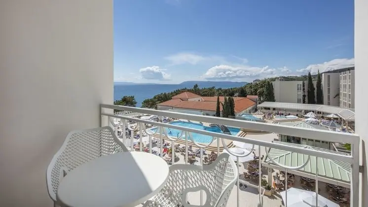 Superior Tek Büyük Yataklı Oda, Balkon, Kısmi Deniz Manzaralı