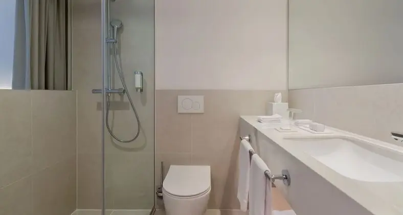Standard Tek Büyük veya İki Ayrı Yataklı Oda, Balkon, Denize Bakan