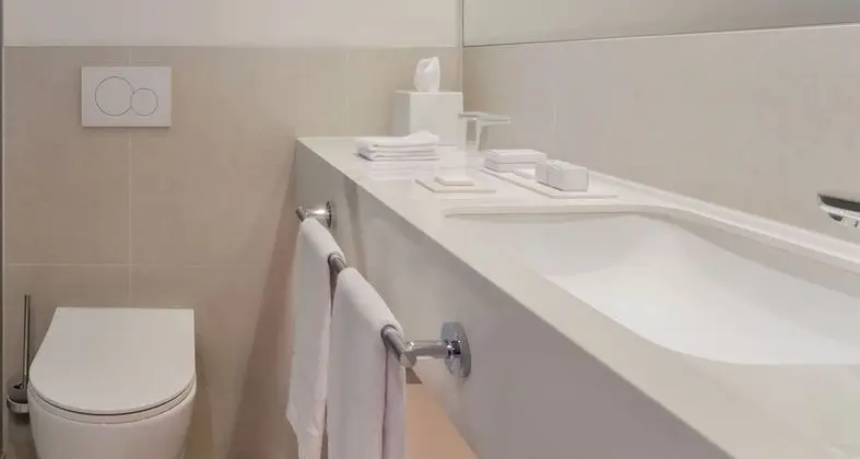 Standard Tek Büyük veya İki Ayrı Yataklı Oda, Balkon, Denize Bakan