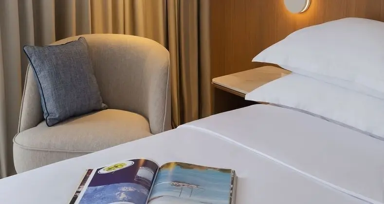 Standard Tek Büyük Yataklı Oda, Balkon, Kısmi Deniz Manzaralı
