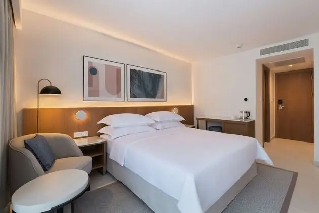 Standard Tek Büyük Yataklı Oda, Balkon, Kısmi Deniz Manzaralı