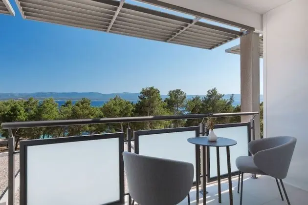 Standard Tek Büyük Yataklı Oda, Balkon, Kısmi Deniz Manzaralı