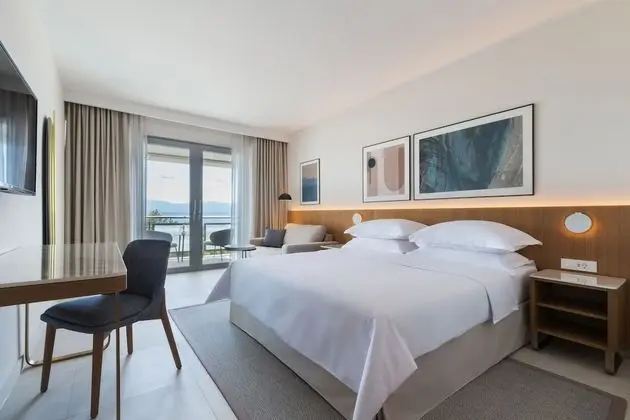 Superior Tek Büyük veya İki Ayrı Yataklı Oda, Balkon, Kısmi Deniz Manzaralı