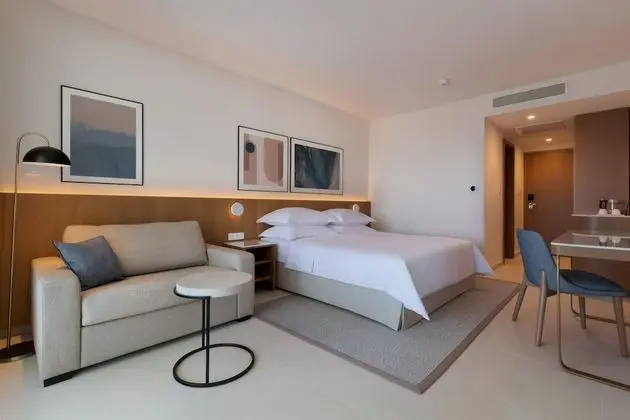 Superior Tek Büyük veya İki Ayrı Yataklı Oda, Balkon, Kısmi Deniz Manzaralı