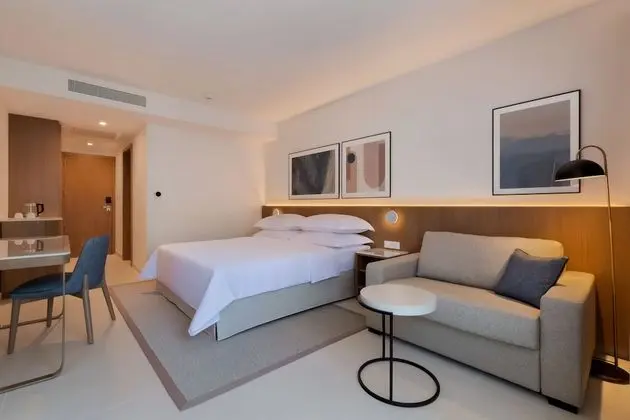 Superior Tek Büyük veya İki Ayrı Yataklı Oda, Balkon, Kısmi Deniz Manzaralı