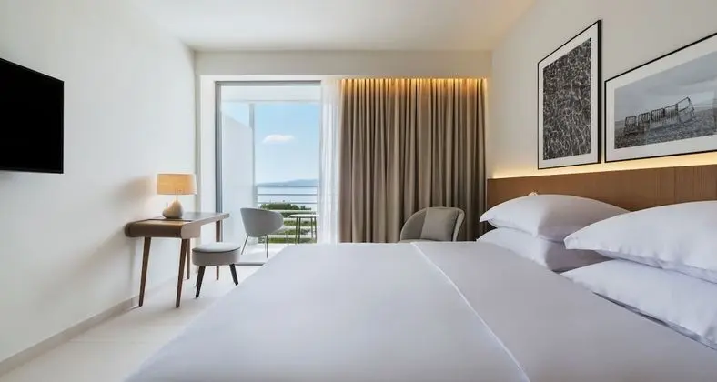 Standard Tek Büyük Yataklı Oda, Balkon, Kısmi Deniz Manzaralı