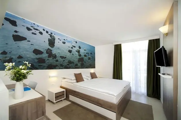 Standard Tek Büyük Yataklı Oda, Balkon, Kısmi Deniz Manzaralı