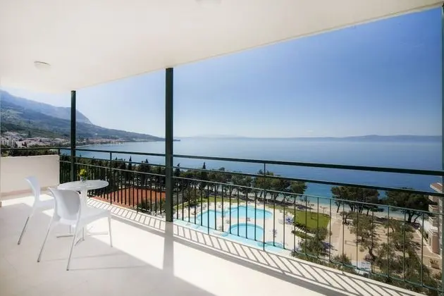 Süit, Balkon, Kısmi Deniz Manzaralı