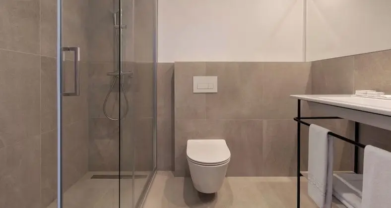 Süit, Balkon, Kısmi Deniz Manzaralı