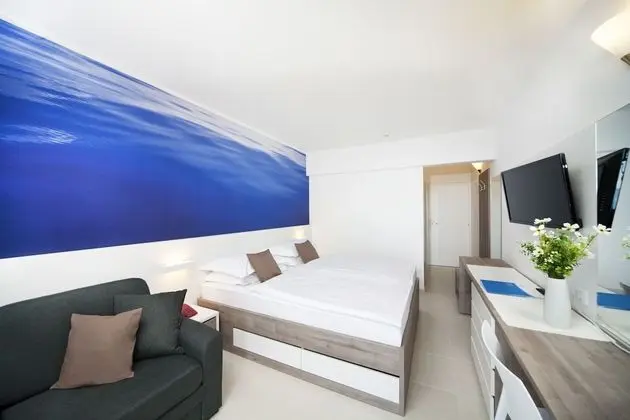 Superior Tek Büyük Yataklı Oda, Balkon, Kısmi Deniz Manzaralı