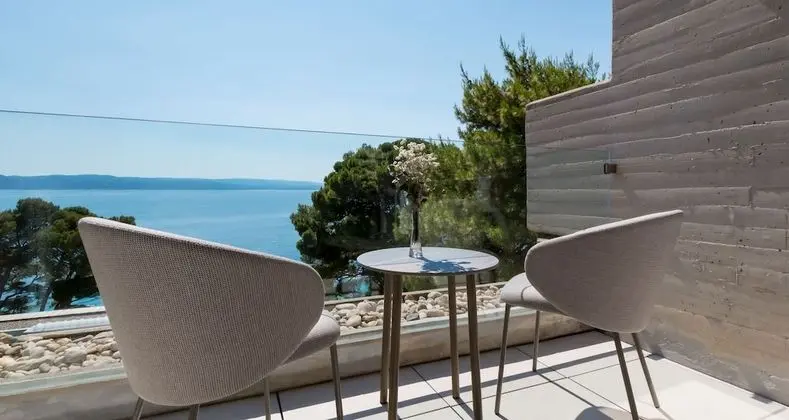 Standard Tek Büyük veya İki Ayrı Yataklı Oda, Balkon, Kısmi Deniz Manzaralı