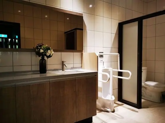 Tek Büyük Yataklı Oda, Ortak Banyo