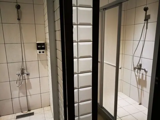 Tek Kişilik Oda, Ortak Banyo