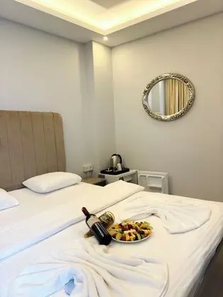 Standard Tek Büyük Yataklı Oda