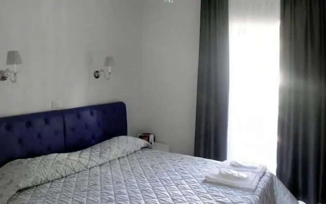 Classic Tek Büyük Yataklı Oda