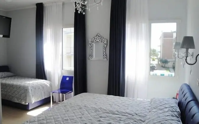 Classic Tek Büyük Yataklı Oda