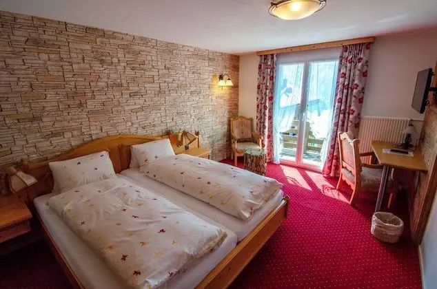 Classic Tek Büyük Yataklı Oda